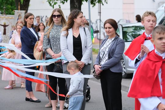 Chełm. Boże Ciało 2025 - uroczysta procesja w centrum miasta [GALERIA ZDJĘĆ]