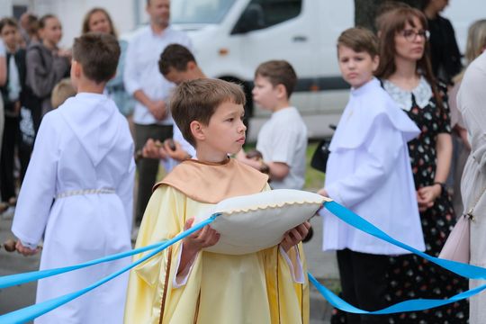 Chełm. Boże Ciało 2025 - uroczysta procesja w centrum miasta [GALERIA ZDJĘĆ]