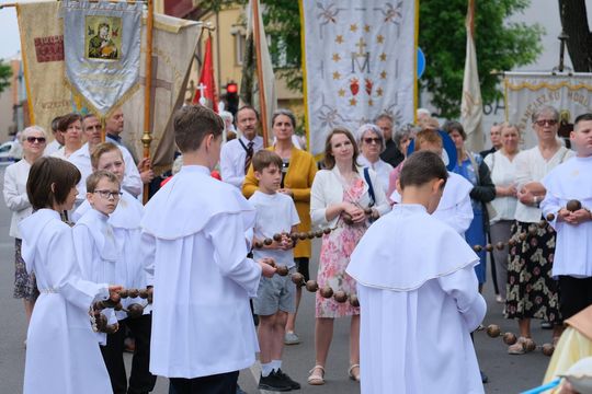 Chełm. Boże Ciało 2025 - uroczysta procesja w centrum miasta [GALERIA ZDJĘĆ]