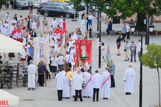 Chełm. Boże Ciało 2025 - uroczysta procesja w centrum miasta [GALERIA ZDJĘĆ]