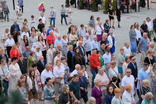 Chełm. Boże Ciało 2025 - uroczysta procesja w centrum miasta [GALERIA ZDJĘĆ]