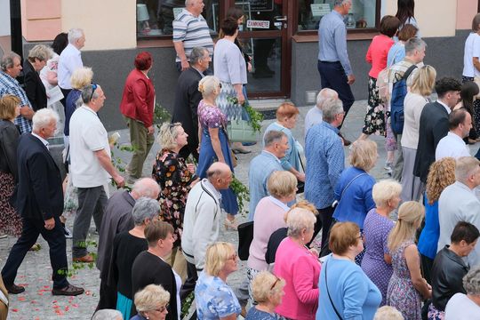 Chełm. Boże Ciało 2025 - uroczysta procesja w centrum miasta [GALERIA ZDJĘĆ]