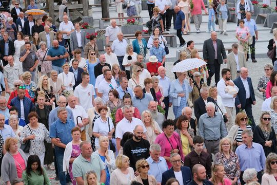 Chełm. Boże Ciało 2025 - uroczysta procesja w centrum miasta [GALERIA ZDJĘĆ]