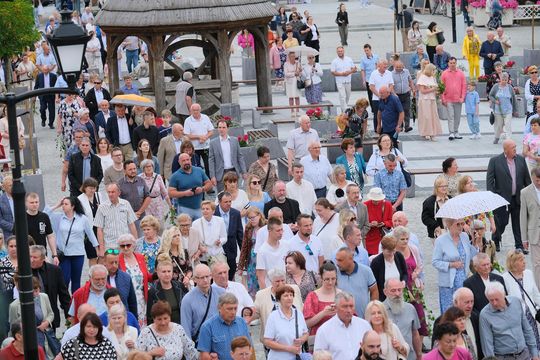 Chełm. Boże Ciało 2025 - uroczysta procesja w centrum miasta [GALERIA ZDJĘĆ]