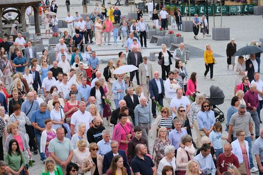 Chełm. Boże Ciało 2025 - uroczysta procesja w centrum miasta [GALERIA ZDJĘĆ]