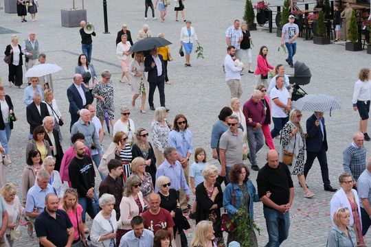 Chełm. Boże Ciało 2025 - uroczysta procesja w centrum miasta [GALERIA ZDJĘĆ]