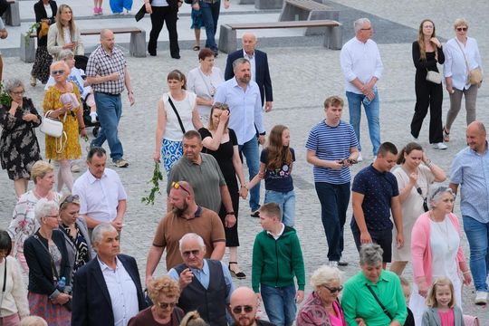 Chełm. Boże Ciało 2025 - uroczysta procesja w centrum miasta [GALERIA ZDJĘĆ]