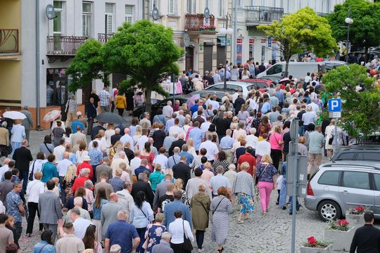 Chełm. Boże Ciało 2025 - uroczysta procesja w centrum miasta [GALERIA ZDJĘĆ]