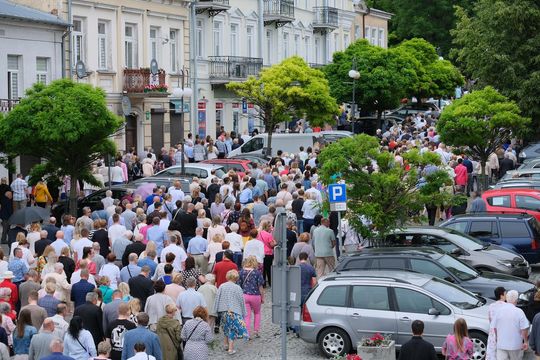 Chełm. Boże Ciało 2025 - uroczysta procesja w centrum miasta [GALERIA ZDJĘĆ]