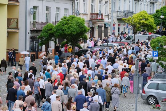 Chełm. Boże Ciało 2025 - uroczysta procesja w centrum miasta [GALERIA ZDJĘĆ]