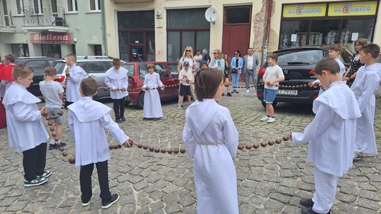 Chełm. Boże Ciało 2025 - uroczysta procesja w centrum miasta [GALERIA ZDJĘĆ]