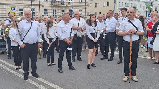 Chełm. Boże Ciało 2025 - uroczysta procesja w centrum miasta [GALERIA ZDJĘĆ]