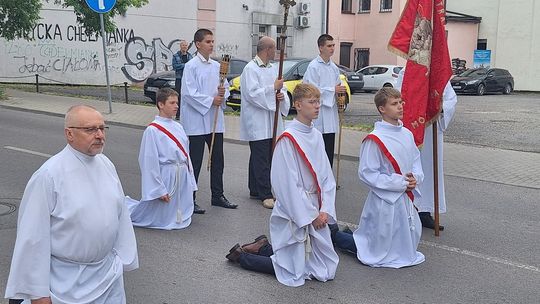 Chełm. Boże Ciało 2025 - uroczysta procesja w centrum miasta [GALERIA ZDJĘĆ]