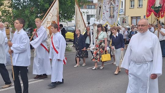 Chełm. Boże Ciało 2025 - uroczysta procesja w centrum miasta [GALERIA ZDJĘĆ]