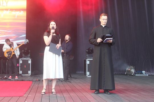 Chełm. Wieczór Chwały "W Nim jest życie" w Amfiteatrze w Kumowej Dolinie [GALERIA ZDJĘĆ]