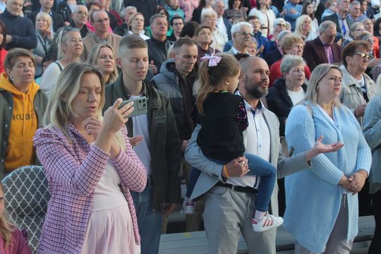 Chełm. Wieczór Chwały "W Nim jest życie" w Amfiteatrze w Kumowej Dolinie [GALERIA ZDJĘĆ]