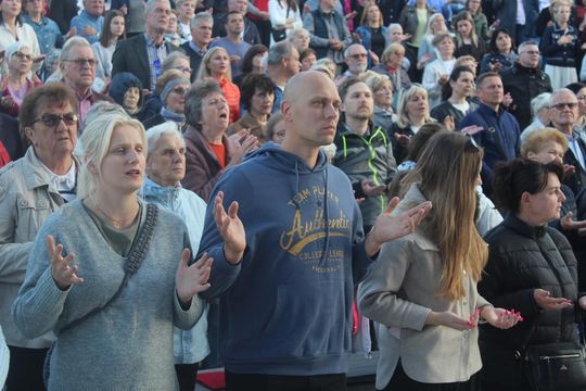 Chełm. Wieczór Chwały "W Nim jest życie" w Amfiteatrze w Kumowej Dolinie [GALERIA ZDJĘĆ]