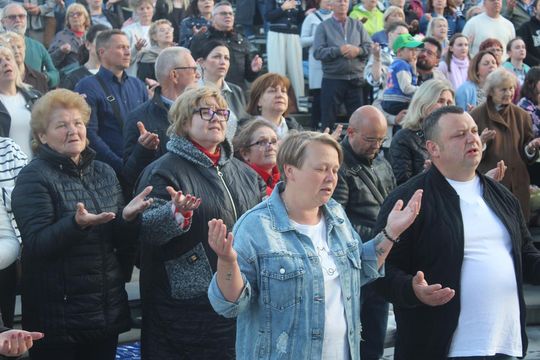 Chełm. Wieczór Chwały "W Nim jest życie" w Amfiteatrze w Kumowej Dolinie [GALERIA ZDJĘĆ]