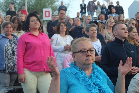 Chełm. Wieczór Chwały "W Nim jest życie" w Amfiteatrze w Kumowej Dolinie [GALERIA ZDJĘĆ]