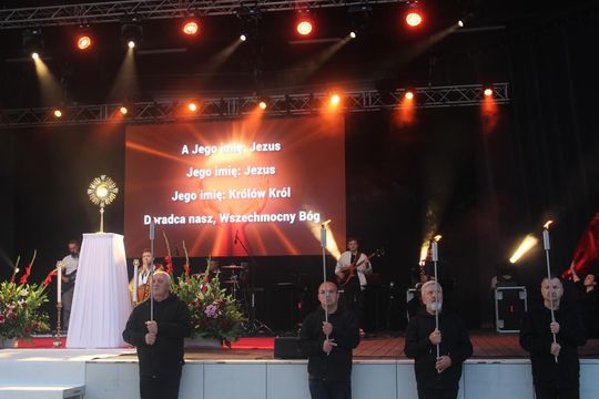 Chełm. Wieczór Chwały "W Nim jest życie" w Amfiteatrze w Kumowej Dolinie [GALERIA ZDJĘĆ]