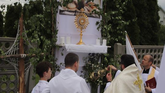 Chełm. Boże Ciało w Parafii pw. Chrystusa Odkupiciela w Chełmie [GALERIA ZDJĘĆ]