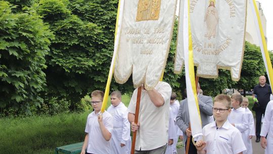 Chełm. Boże Ciało w Parafii pw. Chrystusa Odkupiciela w Chełmie [GALERIA ZDJĘĆ]