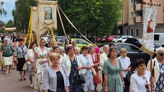 Chełm. Boże Ciało w Parafii Rzymskokatolickiej pw. Świętej Rodziny w Chełmie [GALERIA ZDJĘĆ]