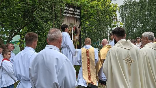 Chełm. Boże Ciało w Parafii Rzymskokatolickiej pw. Świętej Rodziny w Chełmie [GALERIA ZDJĘĆ]