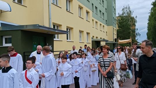 Chełm. Boże Ciało w Parafii Rzymskokatolickiej pw. Świętej Rodziny w Chełmie [GALERIA ZDJĘĆ]