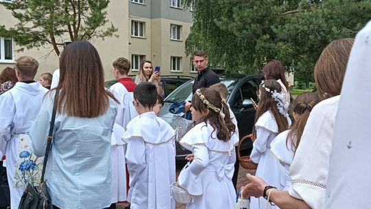 Chełm. Boże Ciało w Parafii Rzymskokatolickiej pw. Świętej Rodziny w Chełmie [GALERIA ZDJĘĆ]