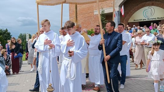 Chełm. Boże Ciało w Parafii Rzymskokatolickiej pw. Świętej Rodziny w Chełmie [GALERIA ZDJĘĆ]