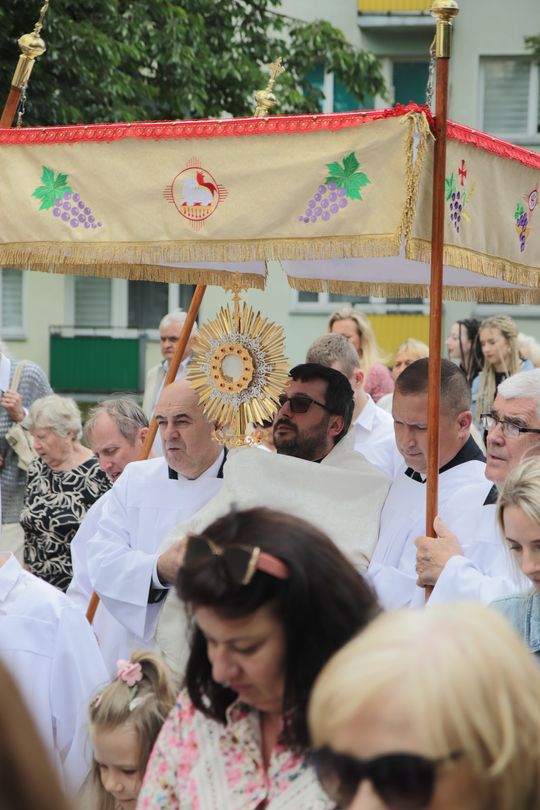 Chełm. Boże Ciało w Parafii pw. Chrystusa Odkupiciela w Chełmie [GALERIA ZDJĘĆ]