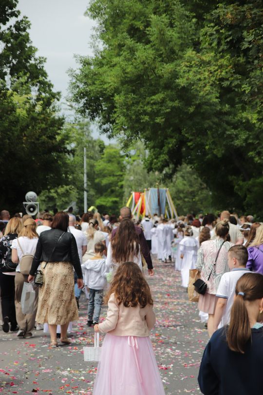 Chełm. Boże Ciało w Parafii pw. Chrystusa Odkupiciela w Chełmie [GALERIA ZDJĘĆ]