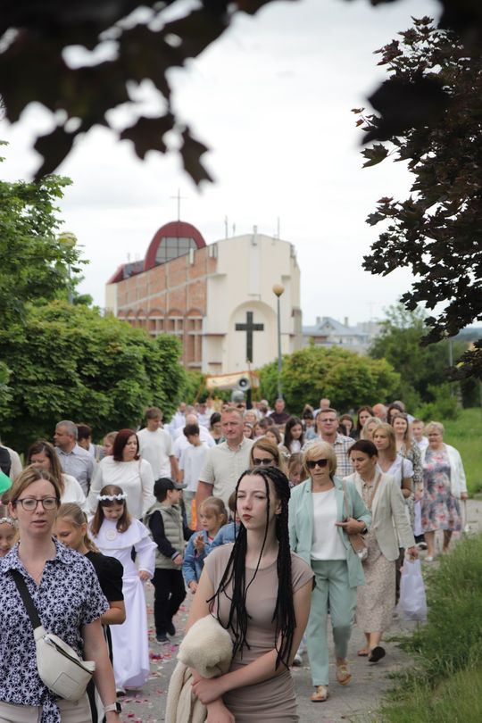 Chełm. Boże Ciało w Parafii pw. Chrystusa Odkupiciela w Chełmie [GALERIA ZDJĘĆ]