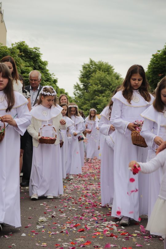 Chełm. Boże Ciało w Parafii pw. Chrystusa Odkupiciela w Chełmie [GALERIA ZDJĘĆ]