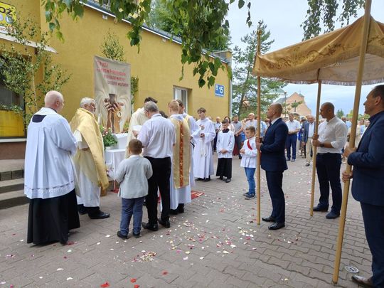 Chełm. Boże Ciało w Parafii Rzymskokatolickiej pw. Świętej Rodziny w Chełmie [GALERIA ZDJĘĆ]
