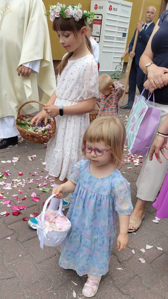 Chełm. Boże Ciało w Parafii Rzymskokatolickiej pw. Świętej Rodziny w Chełmie [GALERIA ZDJĘĆ]