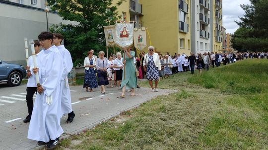 Chełm. Boże Ciało w Parafii Rzymskokatolickiej pw. Świętej Rodziny w Chełmie [GALERIA ZDJĘĆ]