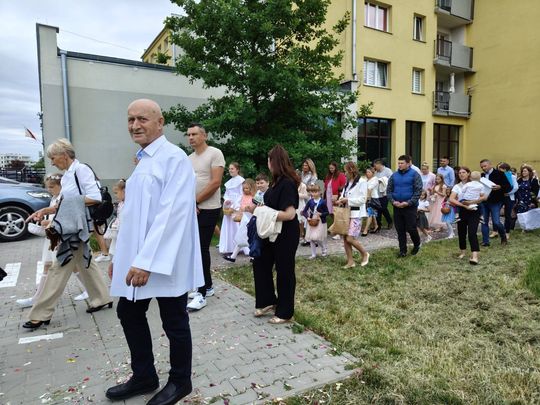 Chełm. Boże Ciało w Parafii Rzymskokatolickiej pw. Świętej Rodziny w Chełmie [GALERIA ZDJĘĆ]