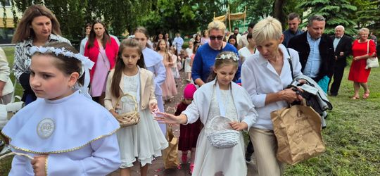 Chełm. Boże Ciało w Parafii Rzymskokatolickiej pw. Świętej Rodziny w Chełmie [GALERIA ZDJĘĆ]