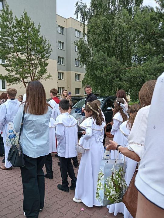 Chełm. Boże Ciało w Parafii Rzymskokatolickiej pw. Świętej Rodziny w Chełmie [GALERIA ZDJĘĆ]