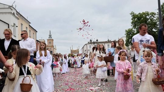 Boże Ciało w parafii Św. Franciszka Ksawerego w Krasnymstawie [ZDJĘCIA]