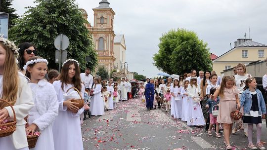 Boże Ciało w parafii Św. Franciszka Ksawerego w Krasnymstawie [ZDJĘCIA]