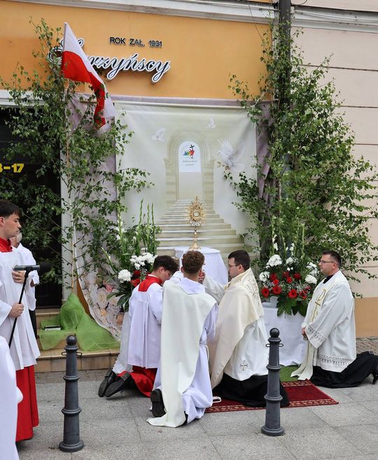Boże Ciało w parafii Św. Franciszka Ksawerego w Krasnymstawie [ZDJĘCIA]