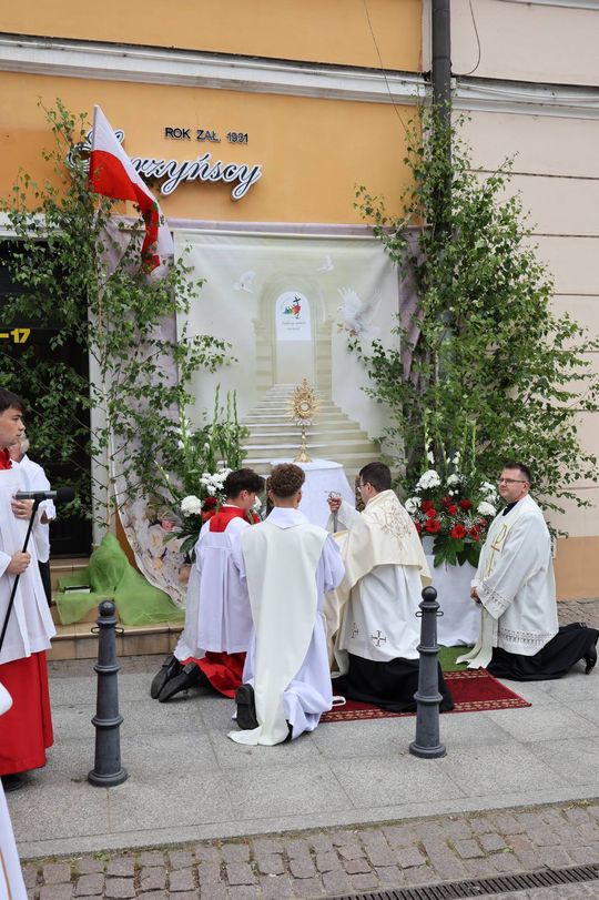 Boże Ciało w parafii Św. Franciszka Ksawerego w Krasnymstawie [ZDJĘCIA]