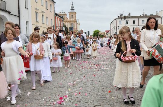 Boże Ciało w parafii Św. Franciszka Ksawerego w Krasnymstawie [ZDJĘCIA]