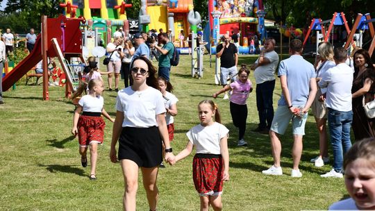 Radosny festyn rodzinny w Krasnymstawie! Ogród sensoryczny oficjalnie otwarty [GALERIA ZDJĘĆ]