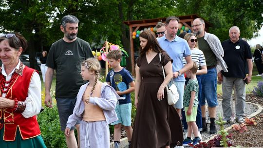 Radosny festyn rodzinny w Krasnymstawie! Ogród sensoryczny oficjalnie otwarty [GALERIA ZDJĘĆ]