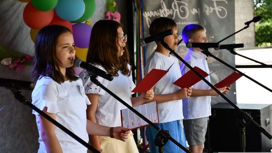 Radosny festyn rodzinny w Krasnymstawie! Ogród sensoryczny oficjalnie otwarty [GALERIA ZDJĘĆ]