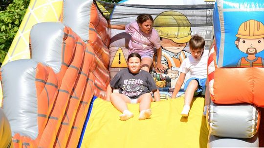 Radosny festyn rodzinny w Krasnymstawie! Ogród sensoryczny oficjalnie otwarty [GALERIA ZDJĘĆ]